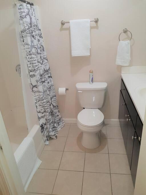 4 Bedrooms & 2.5 Bathrooms In La Hébergement de vacances *